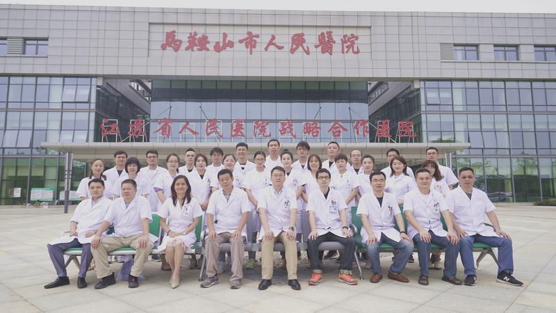 合影.jpg 合影.jpg