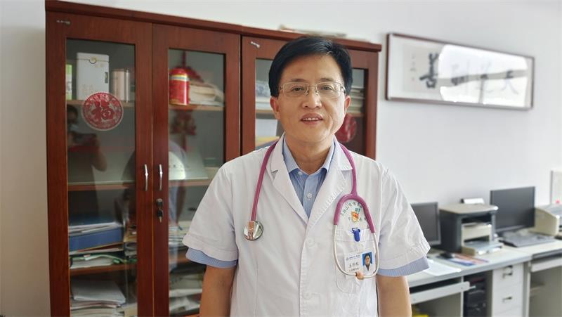 王主任1.jpg 王主任1.jpg